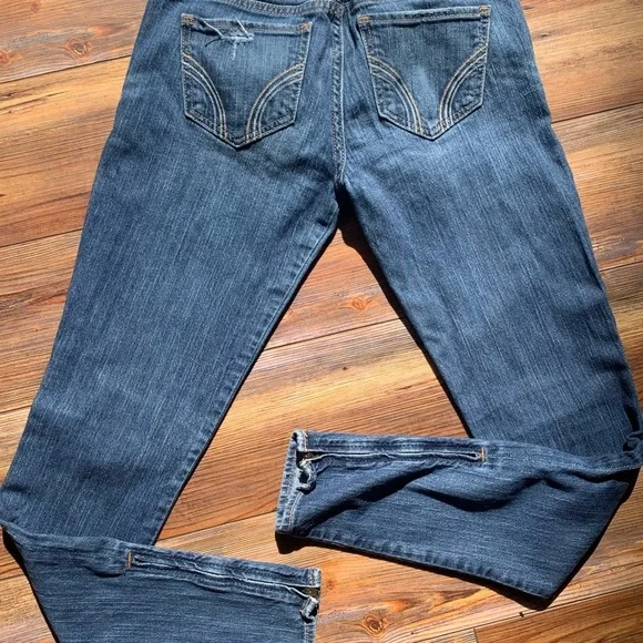 Hollister Women's Blue Jeans Size 0 Zipper Bottom Distressed High Rise Midi - Picture 13 of 13